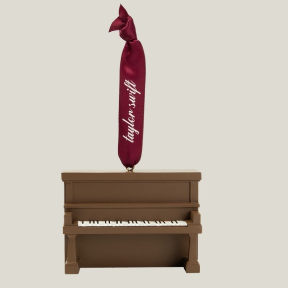 Taylor Swift  Acoustic Piano Ornament NEW - Picture 2 of 5
